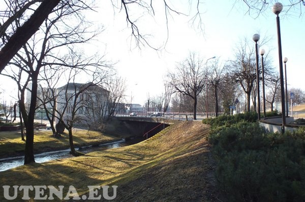 J. Basanavičiaus gatvės tiltas per Krašuonos upelį