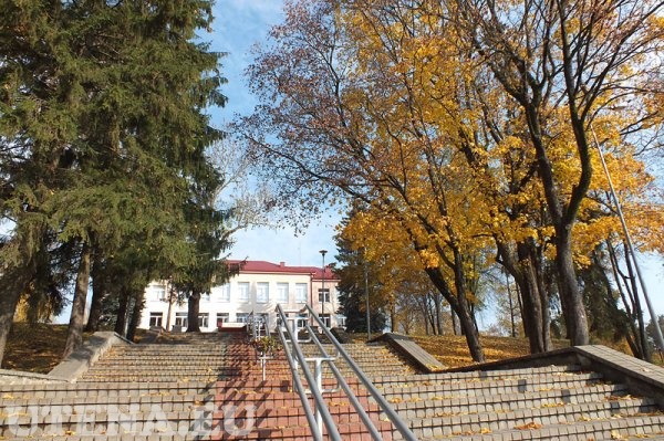 Laiptai prie ''Saulės'' gimnazijos