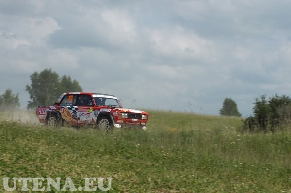 Ralio trasoje Dovilo Čiutelės ir Aleksandro Dainio ekipažas iš Lietuvos su automobiliu Lada 2105 VFTS